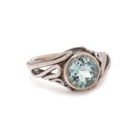 WHITE GOLD AND AQUAMARINE RING