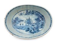 A Group of Four Chinese Export Blue and White Porcelain Articles