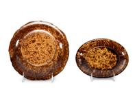 Five Glazed Pottery Table Articles