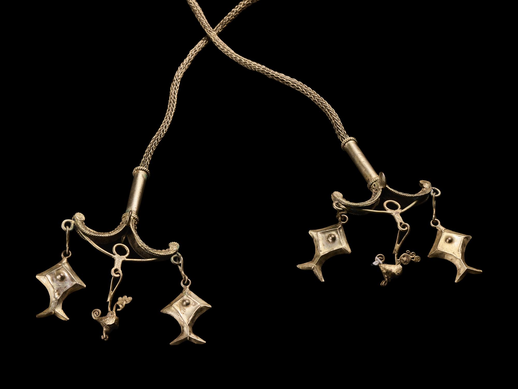 A Silver Plated Brass Necklace Kanatar