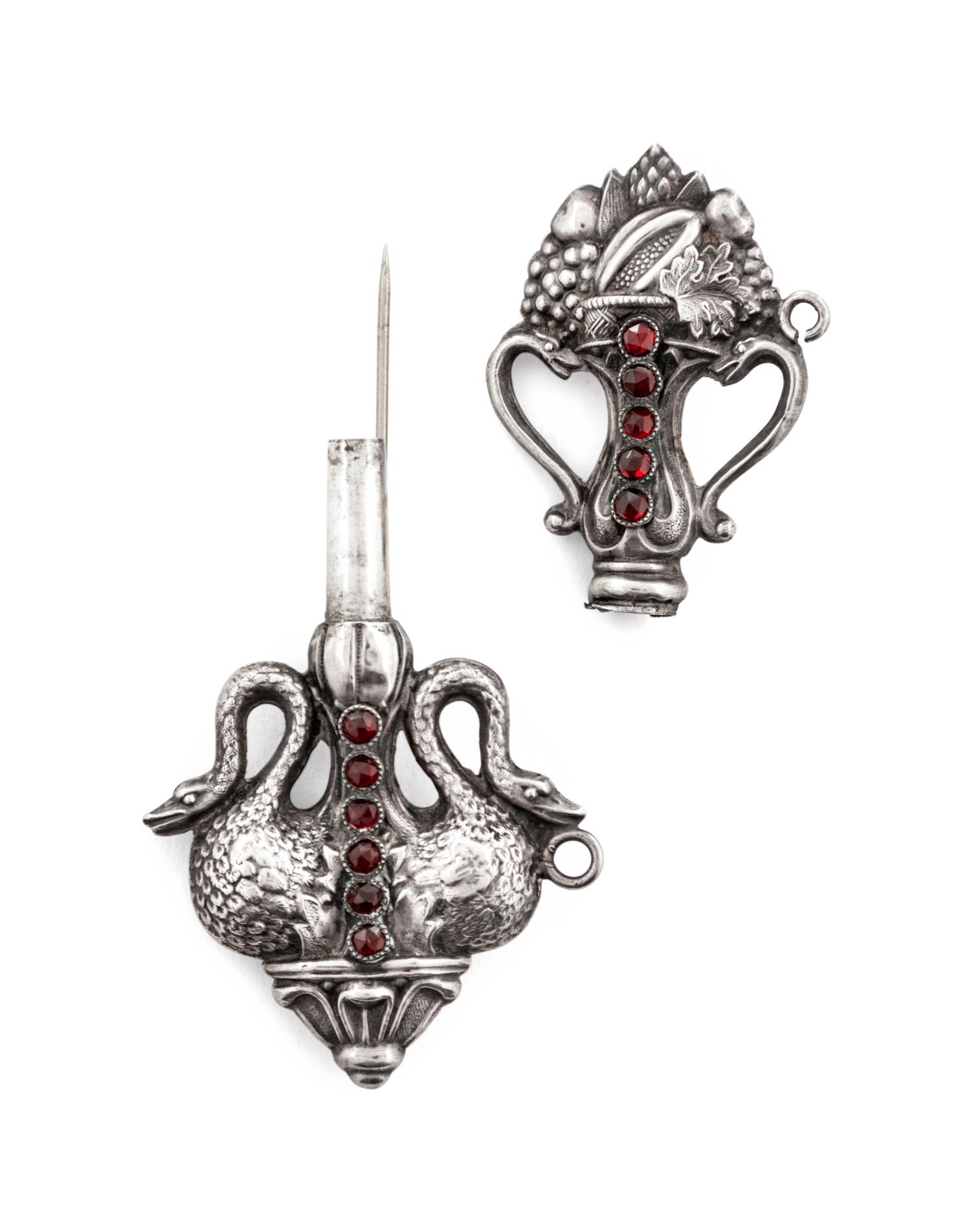 A Continental Garnet-Mounted Silver Needle Case