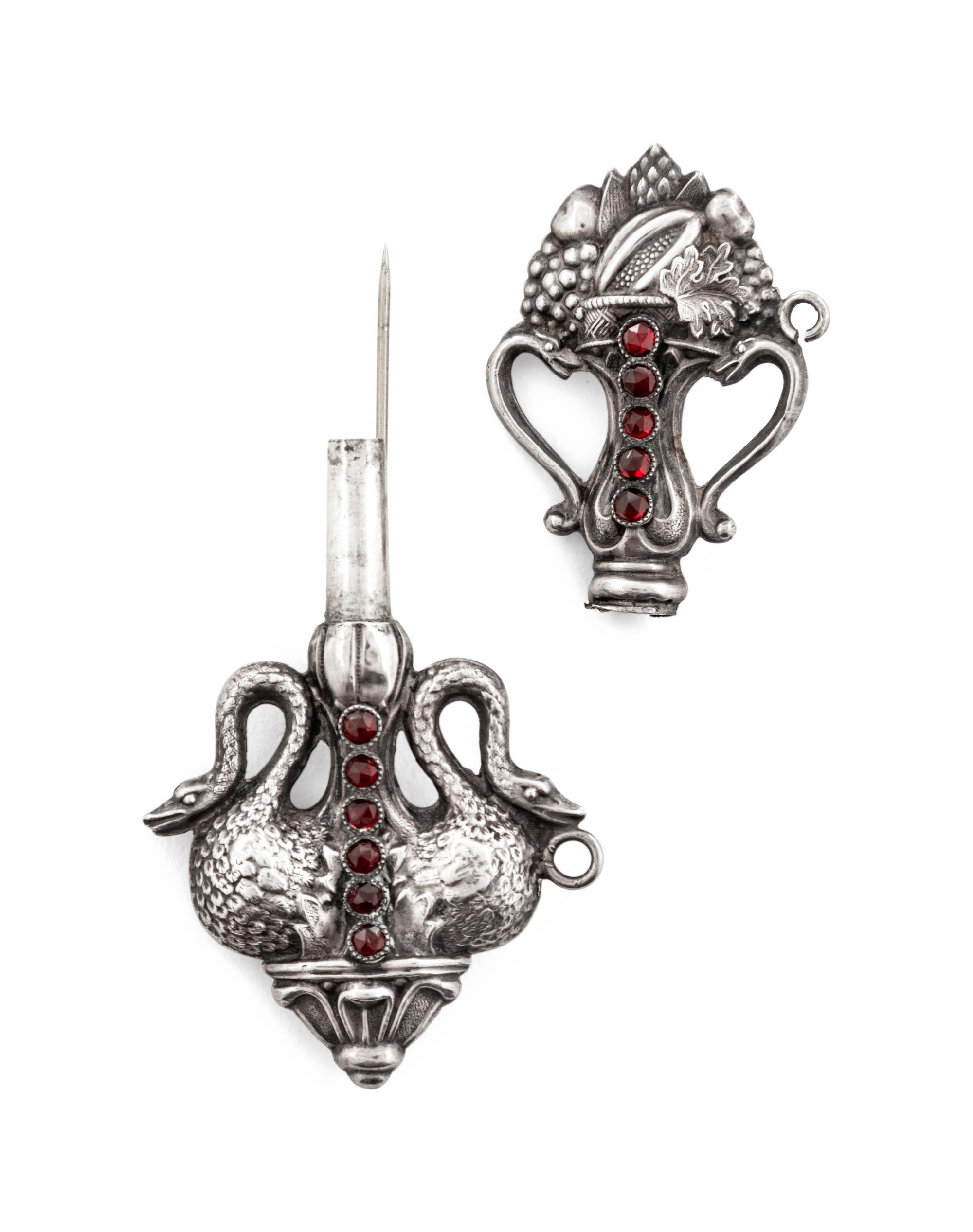 A Continental Garnet-Mounted Silver Needle Case