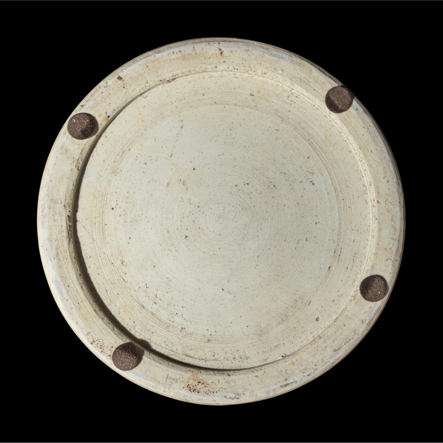 A Chinese Blue and White 'Floral' Porcelain Ice Bucket, Kangxi Period 清康熙 青花纏枝花卉紋冰桶