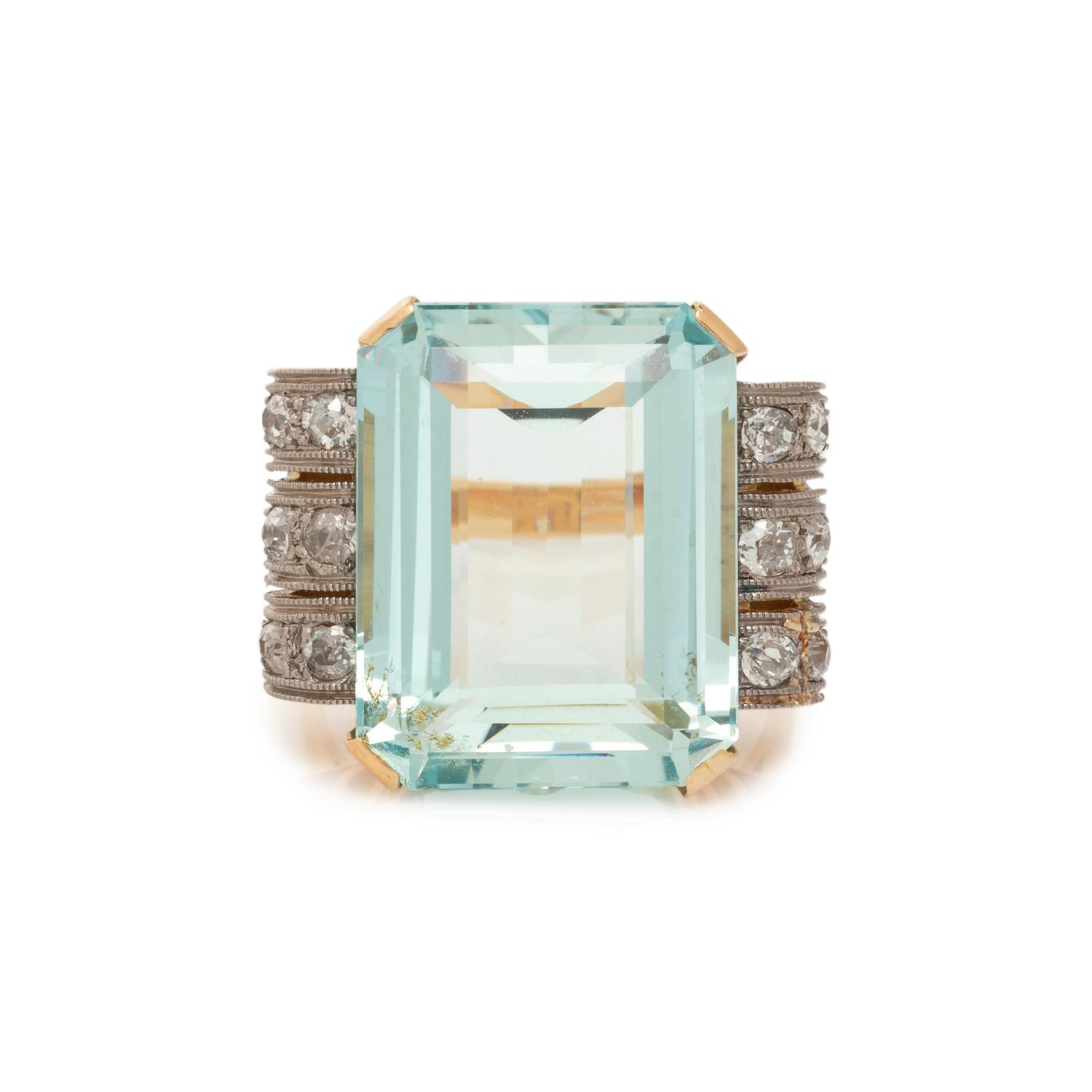 AQUAMARINE AND DIAMOND RING