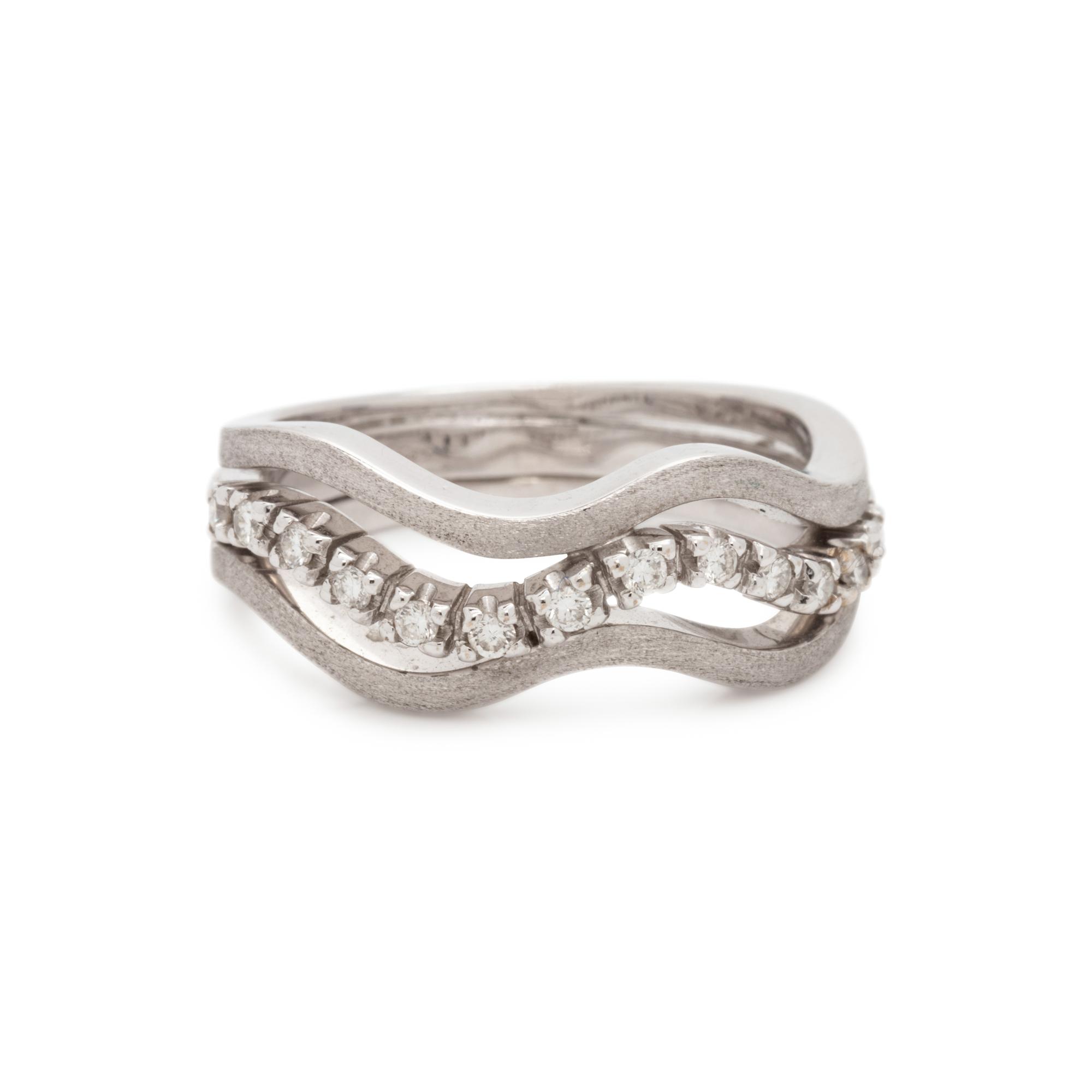 DIAMOND RING