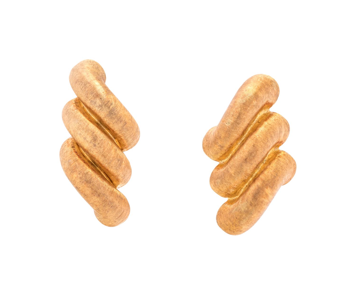 MARIO BUCCELLATI, YELLOW GOLD EARCLIPS
