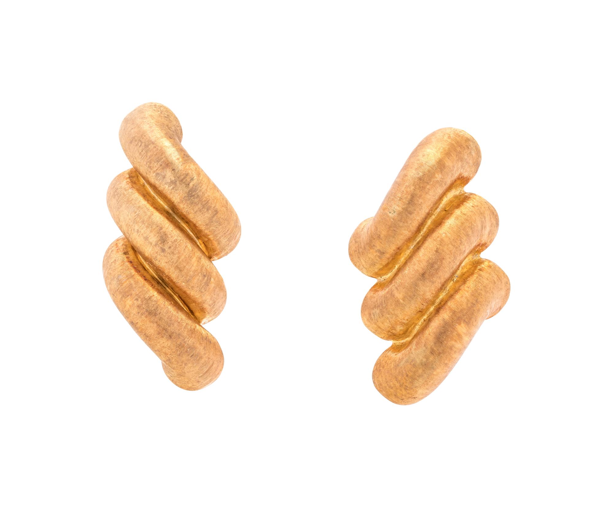 MARIO BUCCELLATI, YELLOW GOLD EARCLIPS