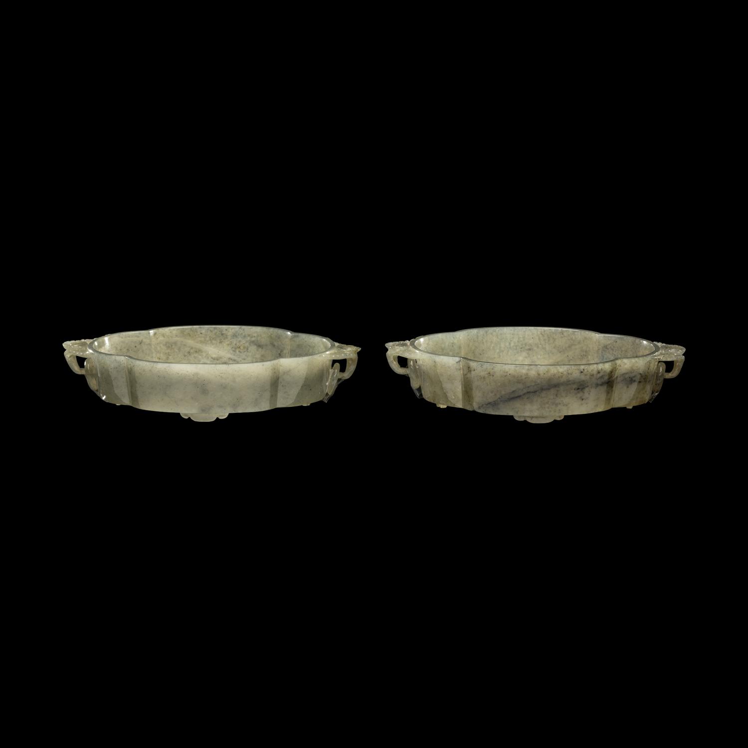 A Pair of Greyish Celadon Jade Quatrefoil-Form Washers, Xi, 19th Century 清晚期 青玉海棠式洗一對