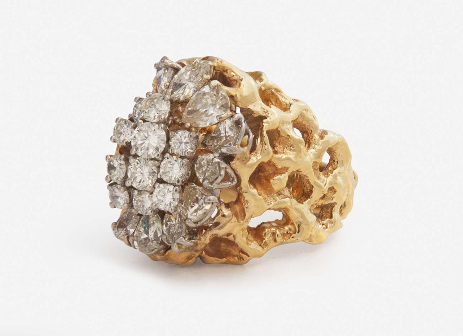 A Ladies 14K Yellow Gold and Diamond Cocktail Ring