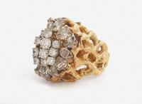 A Ladies 14K Yellow Gold and Diamond Cocktail Ring