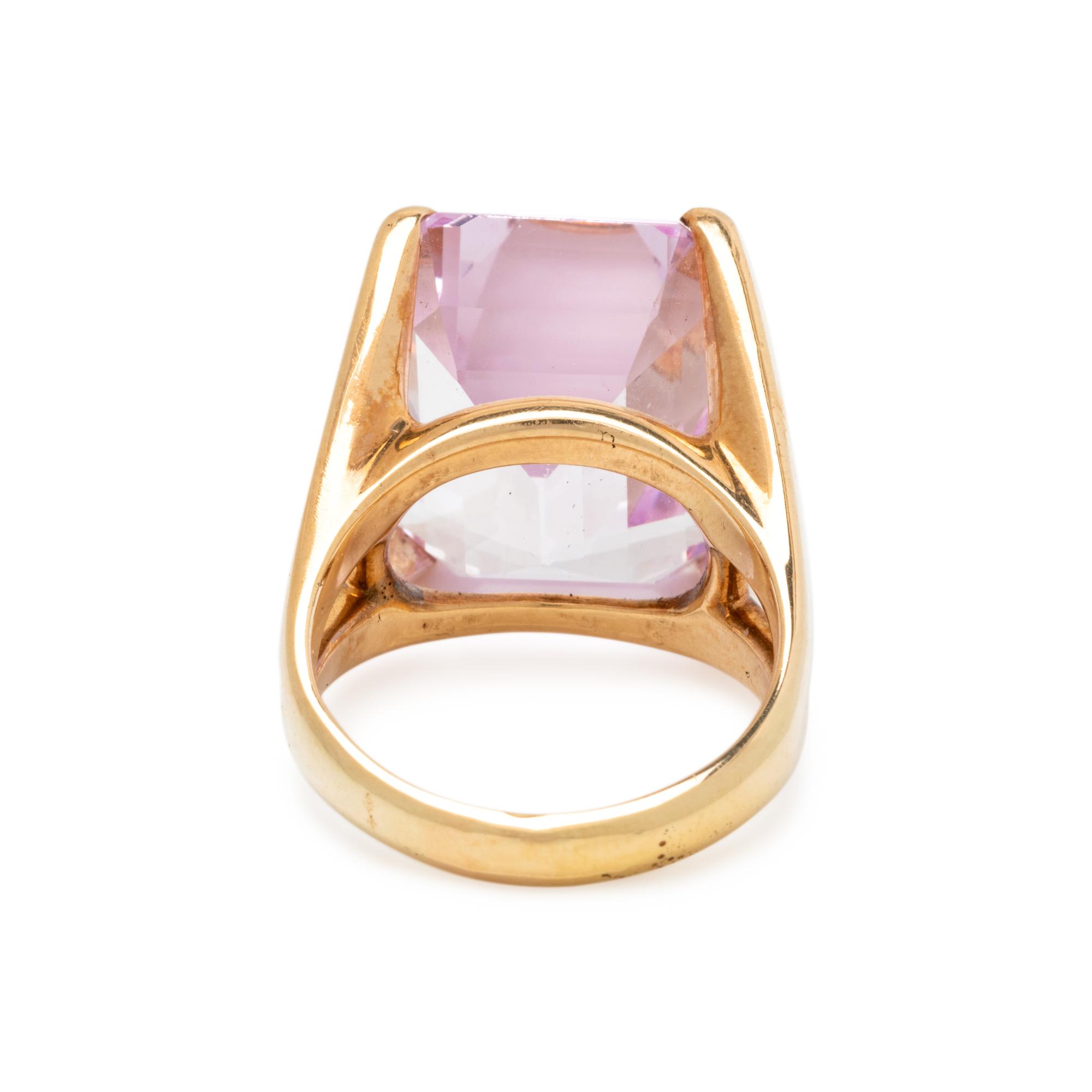 YELLOW GOLD AND PINK GLASS RING