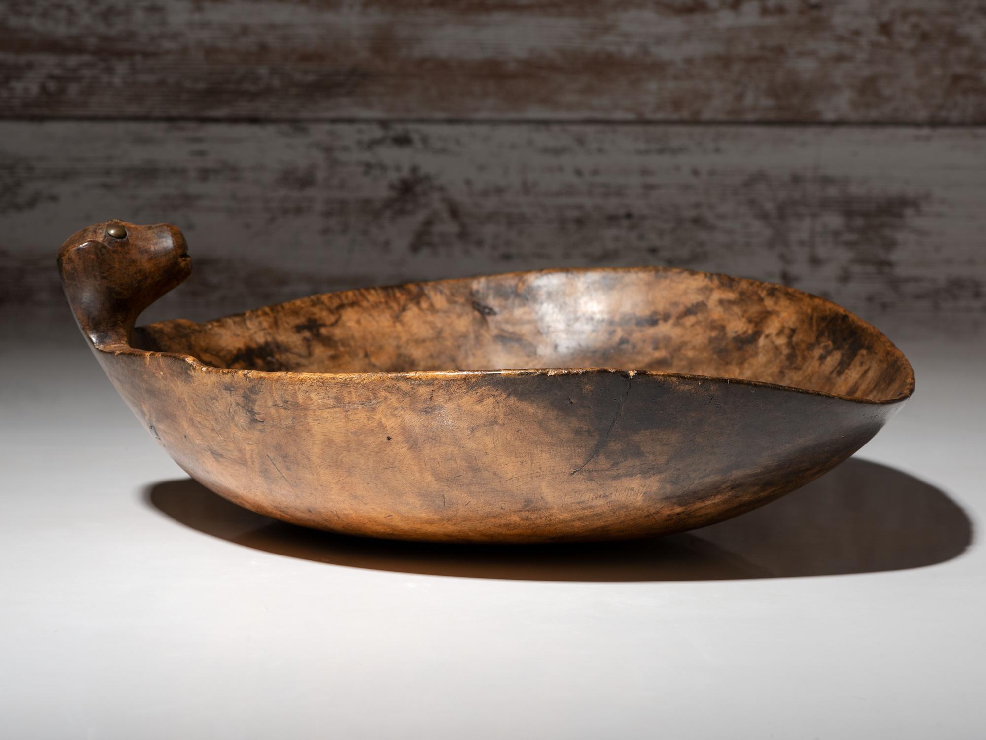 Eastern Sioux Figural Burl Bowl, Bear