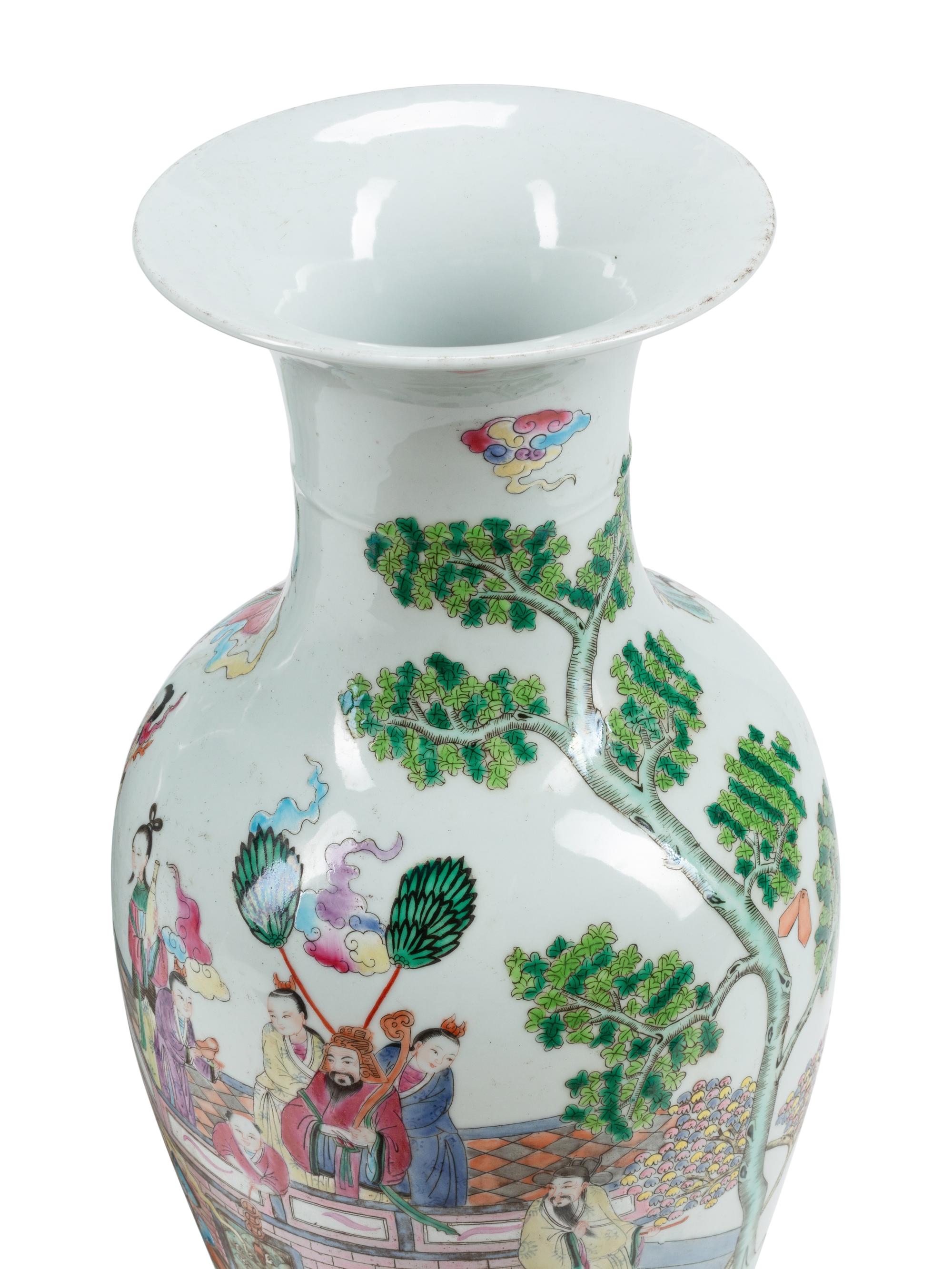 A Pair of Chinese Export Porcelain Vases