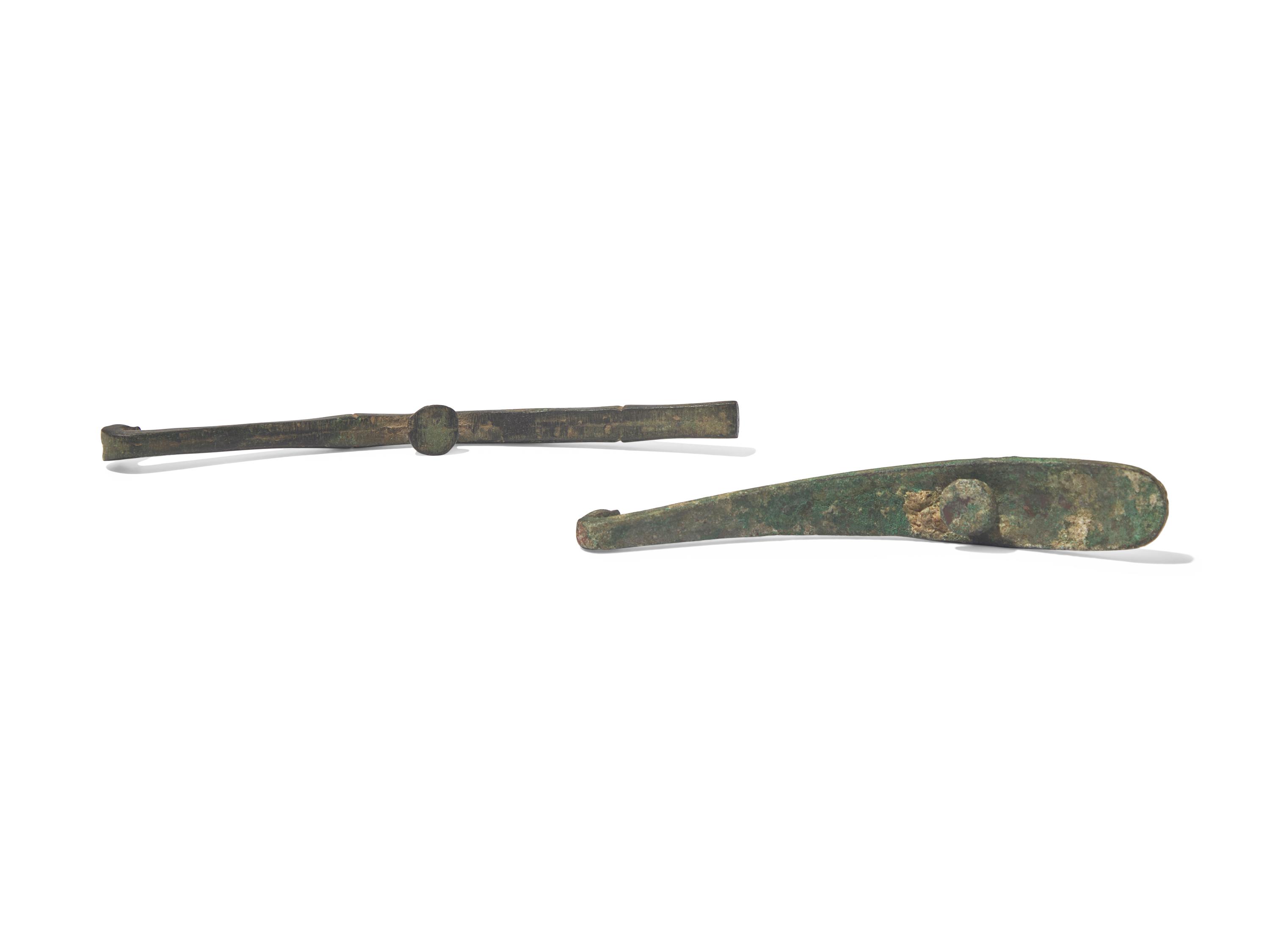 Two Chinese Inlaid Bronze Belt Hooks, Warring States To Han Dynasty 戰國-漢 銅帶鈎兩枚