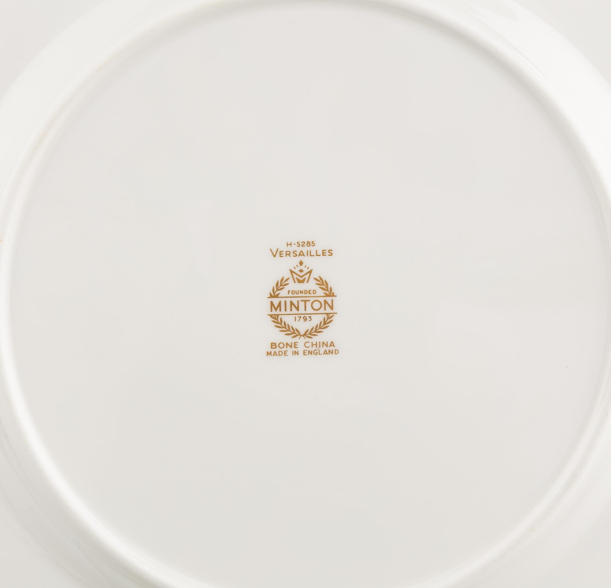 A Set of Eighteen Mintons Versailles Porcelain Dinner Plates