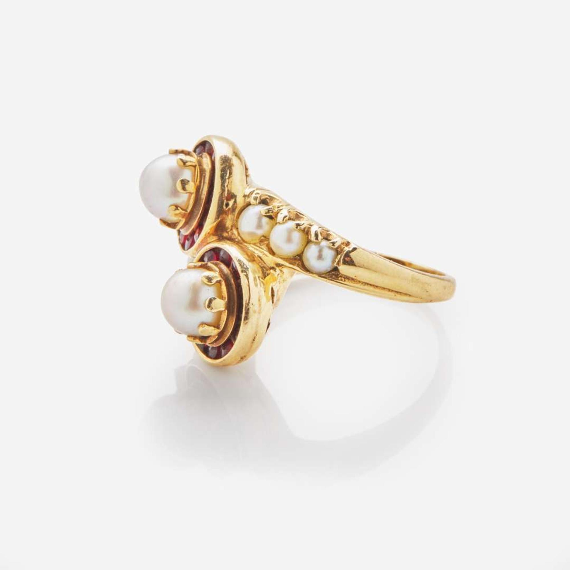 A 14K Yellow Gold, Garnet, and Pearl Ring Victorian