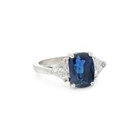 SAPPHIRE AND DIAMOND RING