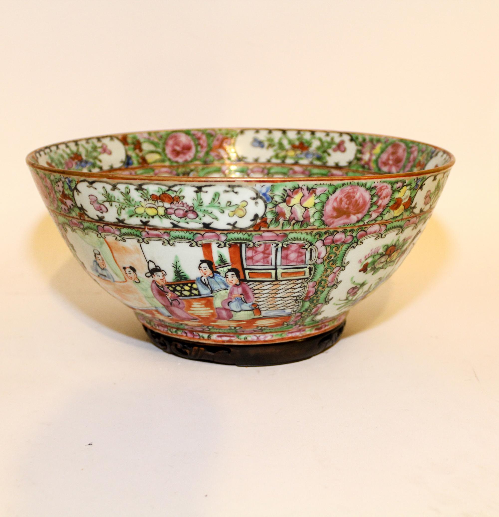 A Chinese Export Rose Medallion Punch Bowl. Diameter 10 3/4 inches. — MID-LATE 19TH CENTURY
