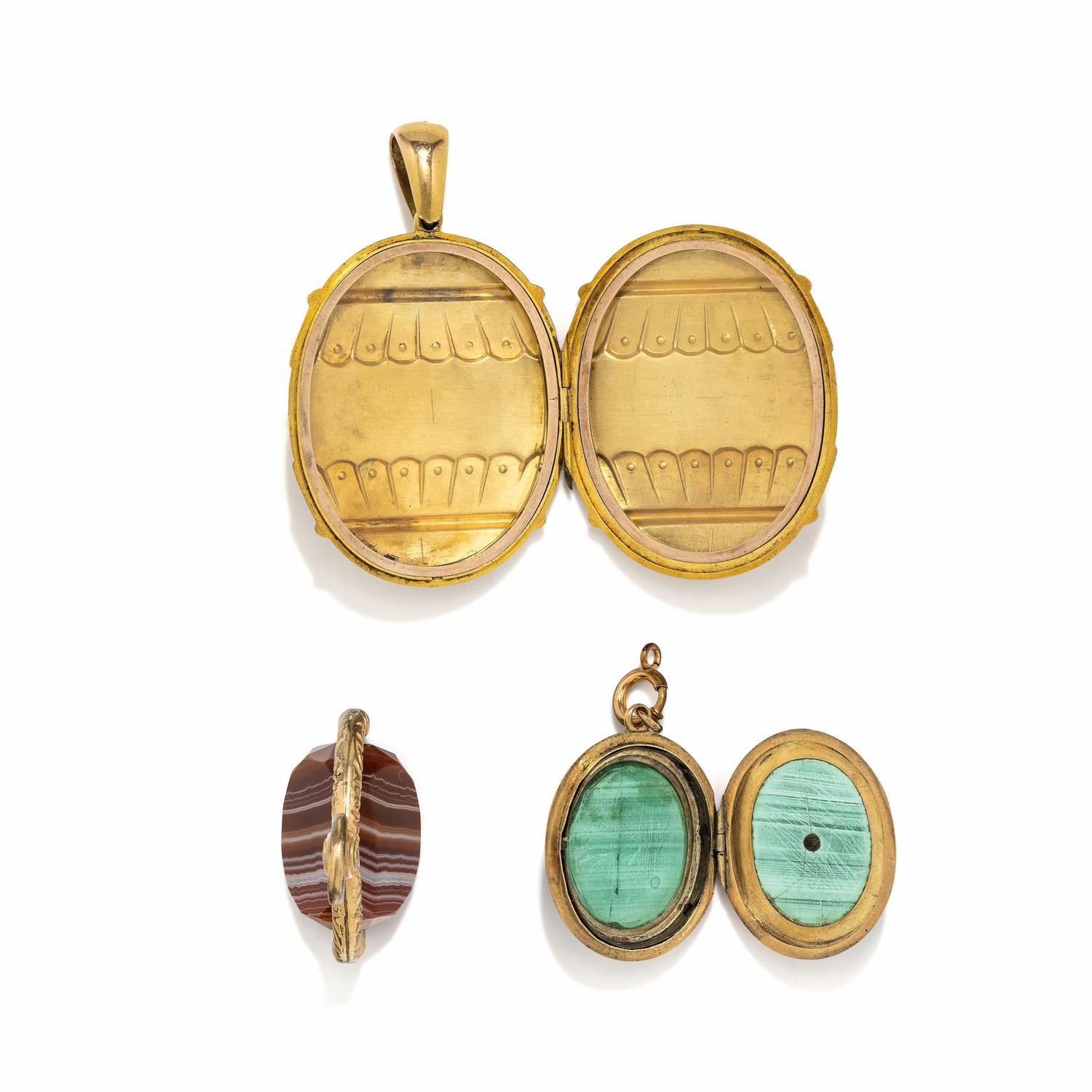 ANTIQUE, TWO YELLOW GOLD LOCKETS AND AN AGATE FOB
