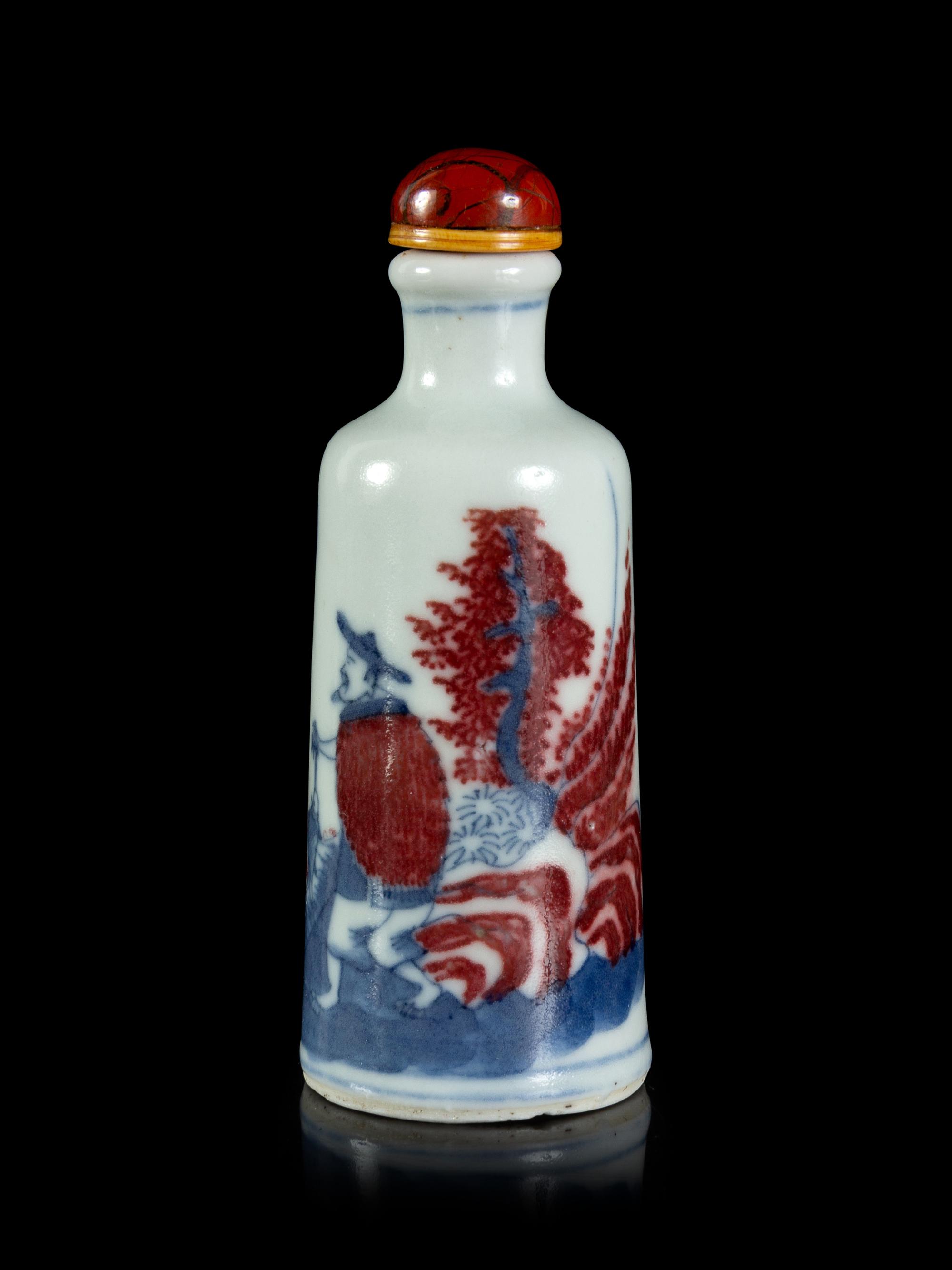 An Underglazed Blue and Copper Red Porcelain Snuff Bottle