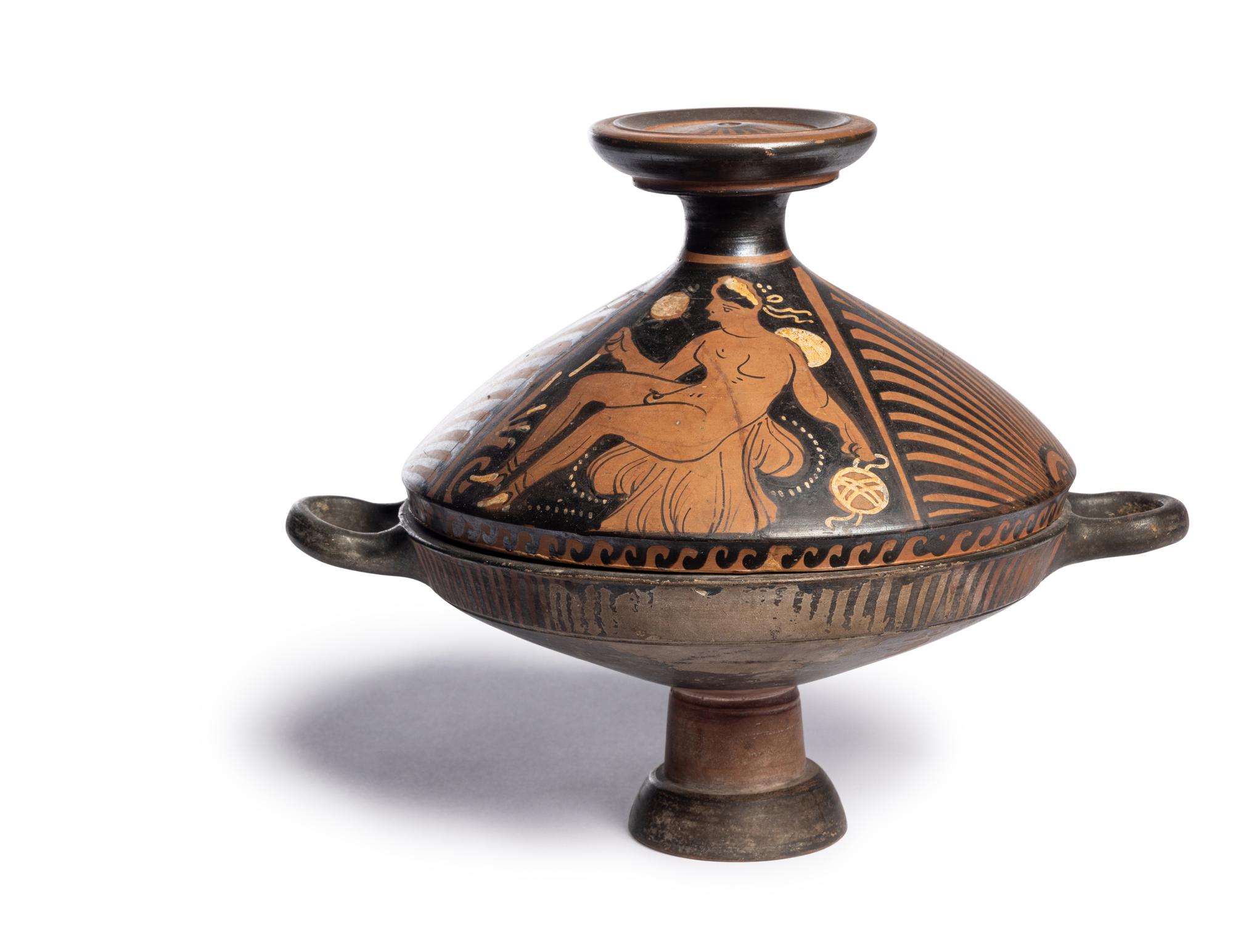 An Apulian Red-Figured Lekanis and Lid