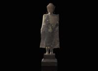 A Thai Lan Na style bronze figure of a standing Buddha, 18th century or earlier 泰國蘭納風格立佛 十八世紀或更早