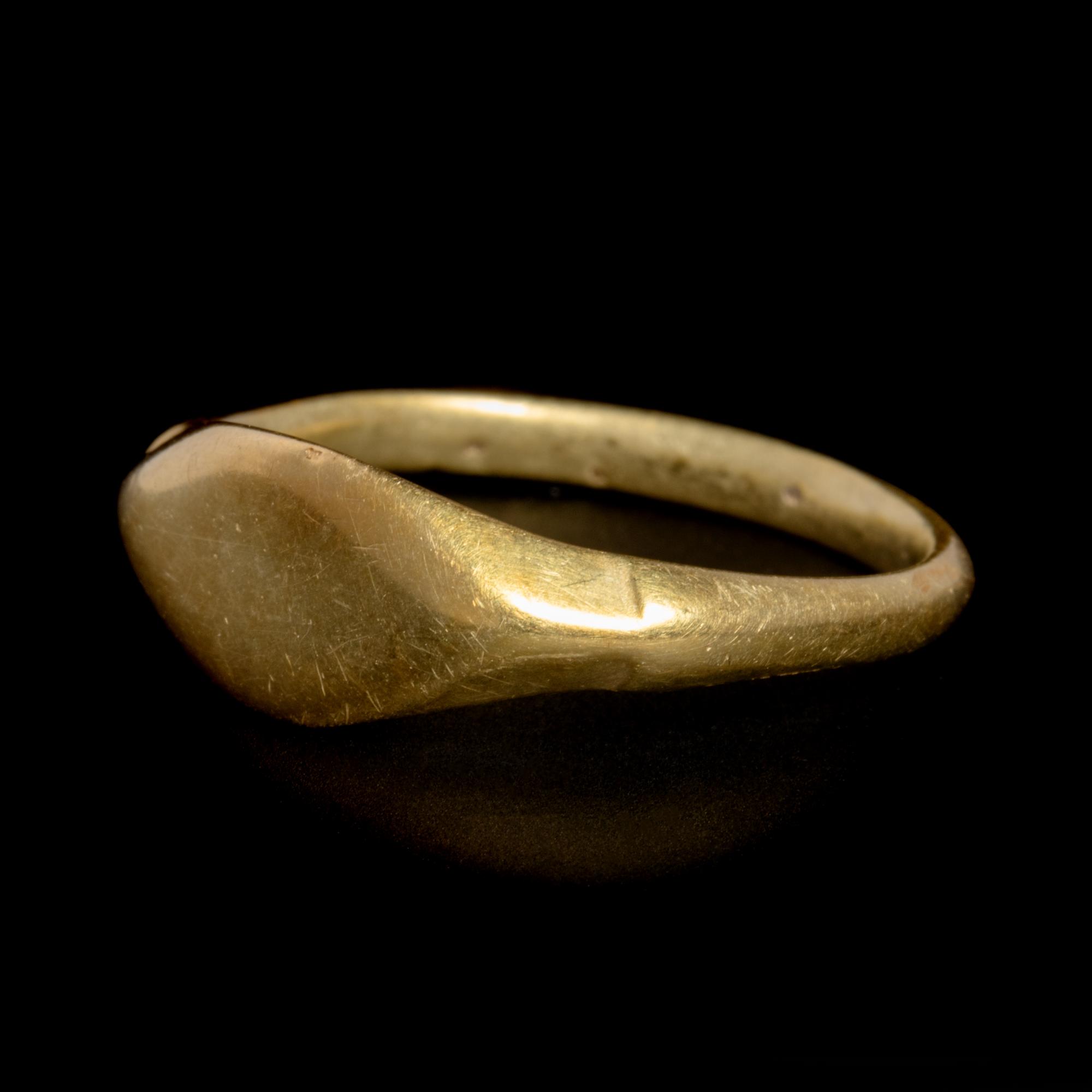 A Roman Gold Finger Ring