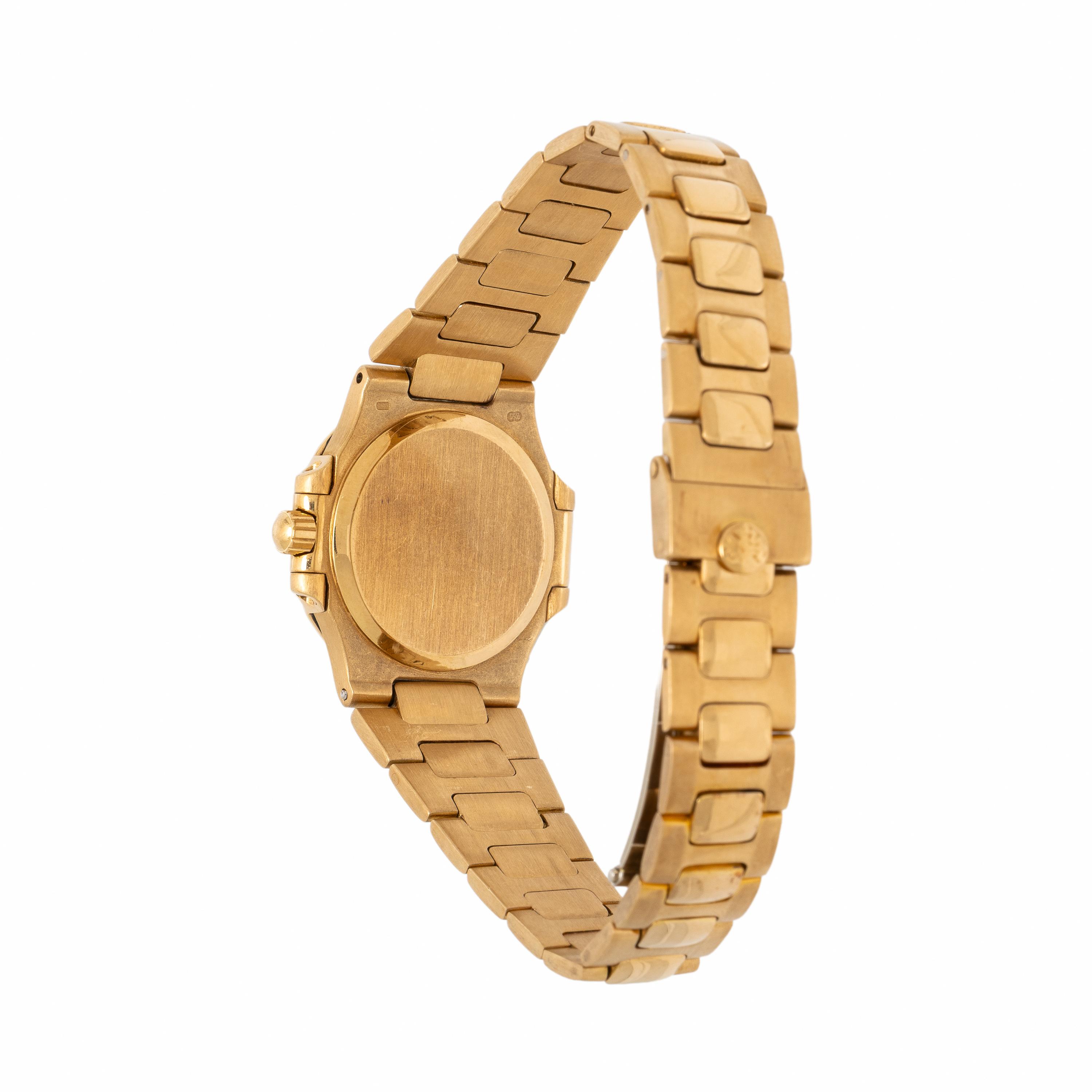 Patek Philippe, Ref. 4700/1, 18K Yellow Gold 'Nautilus' Watch