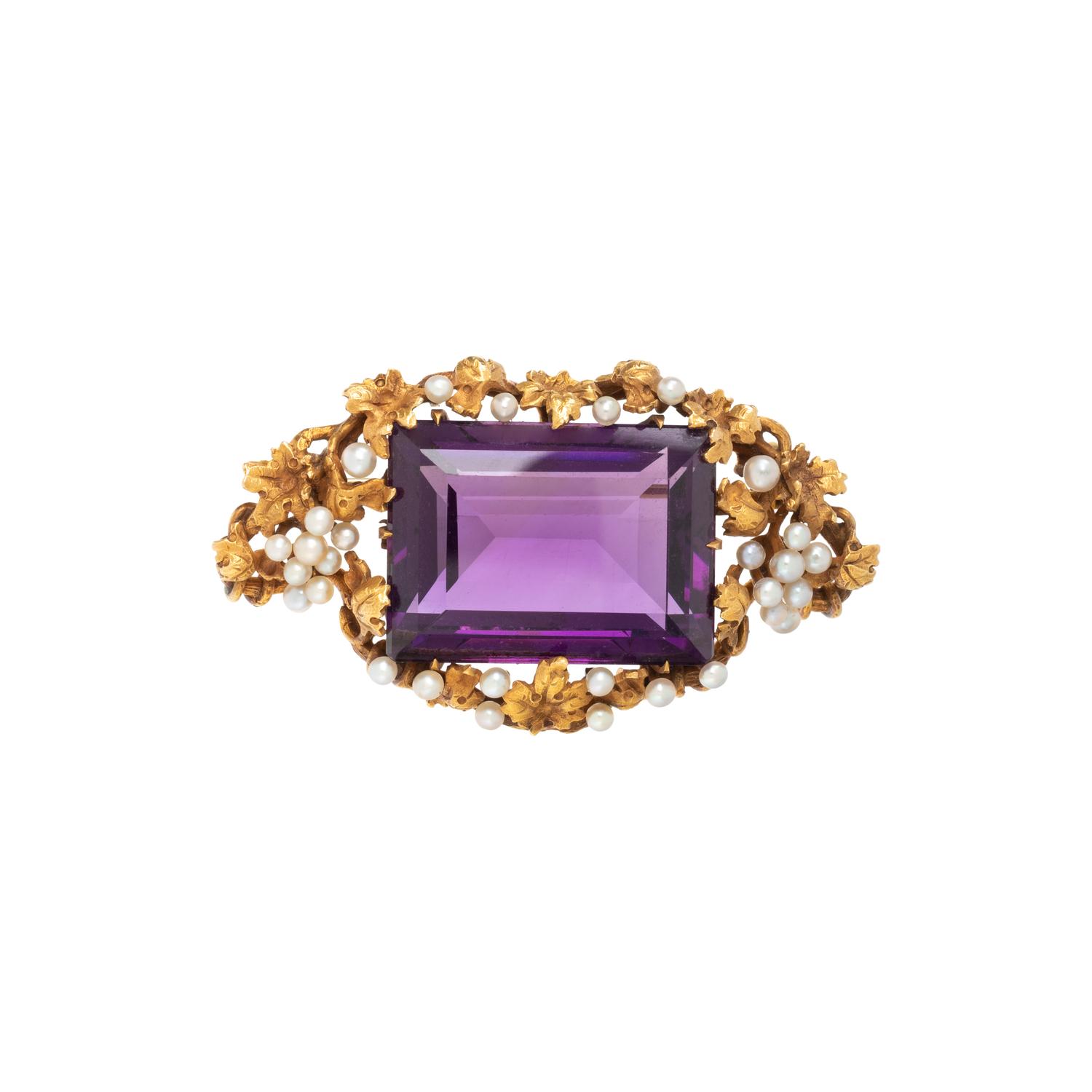 KOHN, ARTS & CRAFTS, YELLOW GOLD, AMETHYST AND SEED PEARL BROOCH