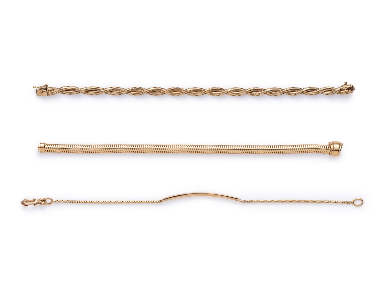 COLLECTION OF YELLOW GOLD BRACELETS