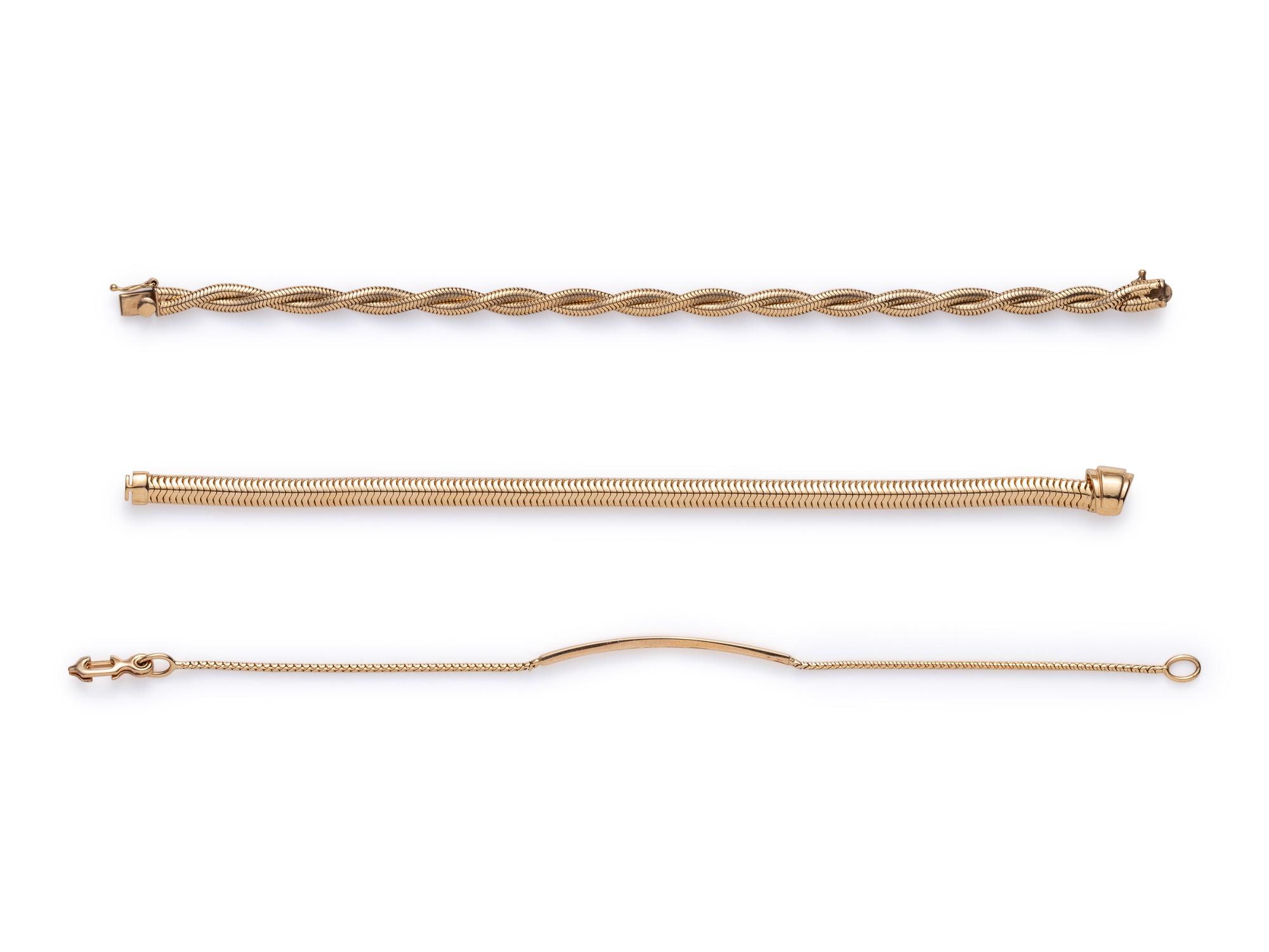 COLLECTION OF YELLOW GOLD BRACELETS