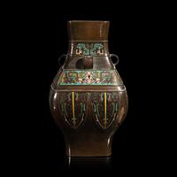 A Japanese Archaic Style Cloisonné Enamel and Bronze Hu Vase, 19th Century — 十九世紀 日本銅胎掐絲琺琅仿古壶