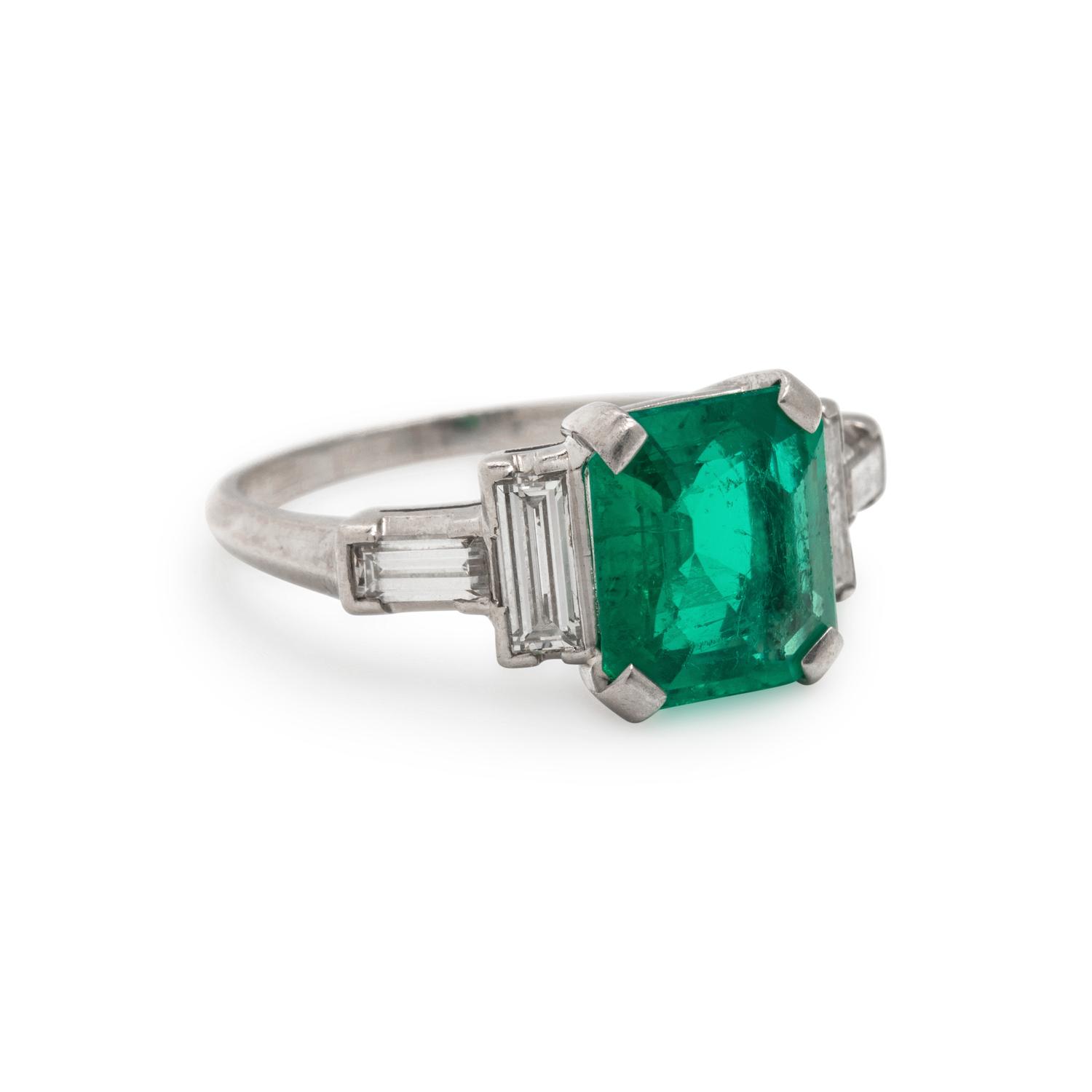 COLOMBIAN EMERALD AND DIAMOND RING