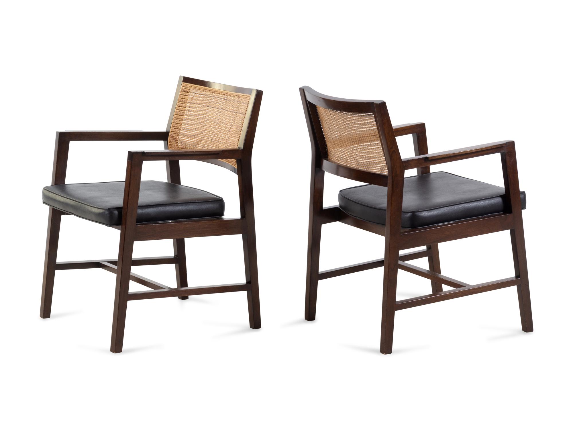 Expandable Dining Table with Four Armchairs Dunbar, USA