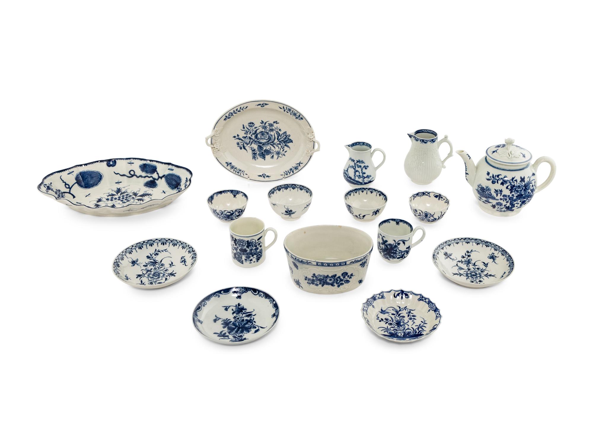Sixteen Worcester Porcelain Table Articles