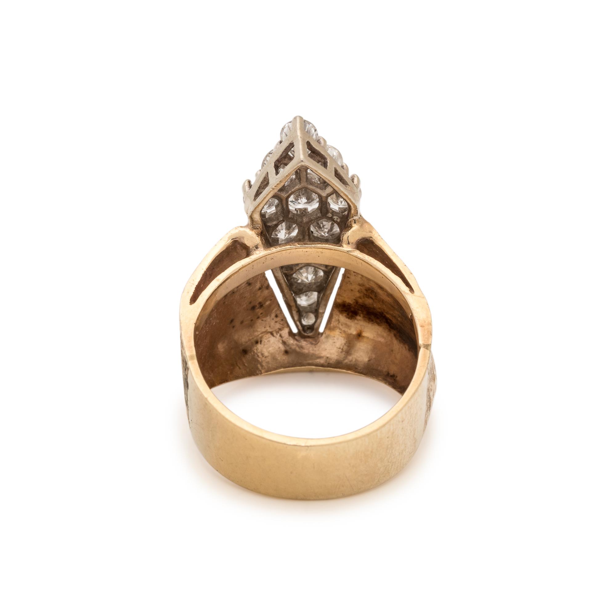 YELLOW GOLD AND DIAMOND RING