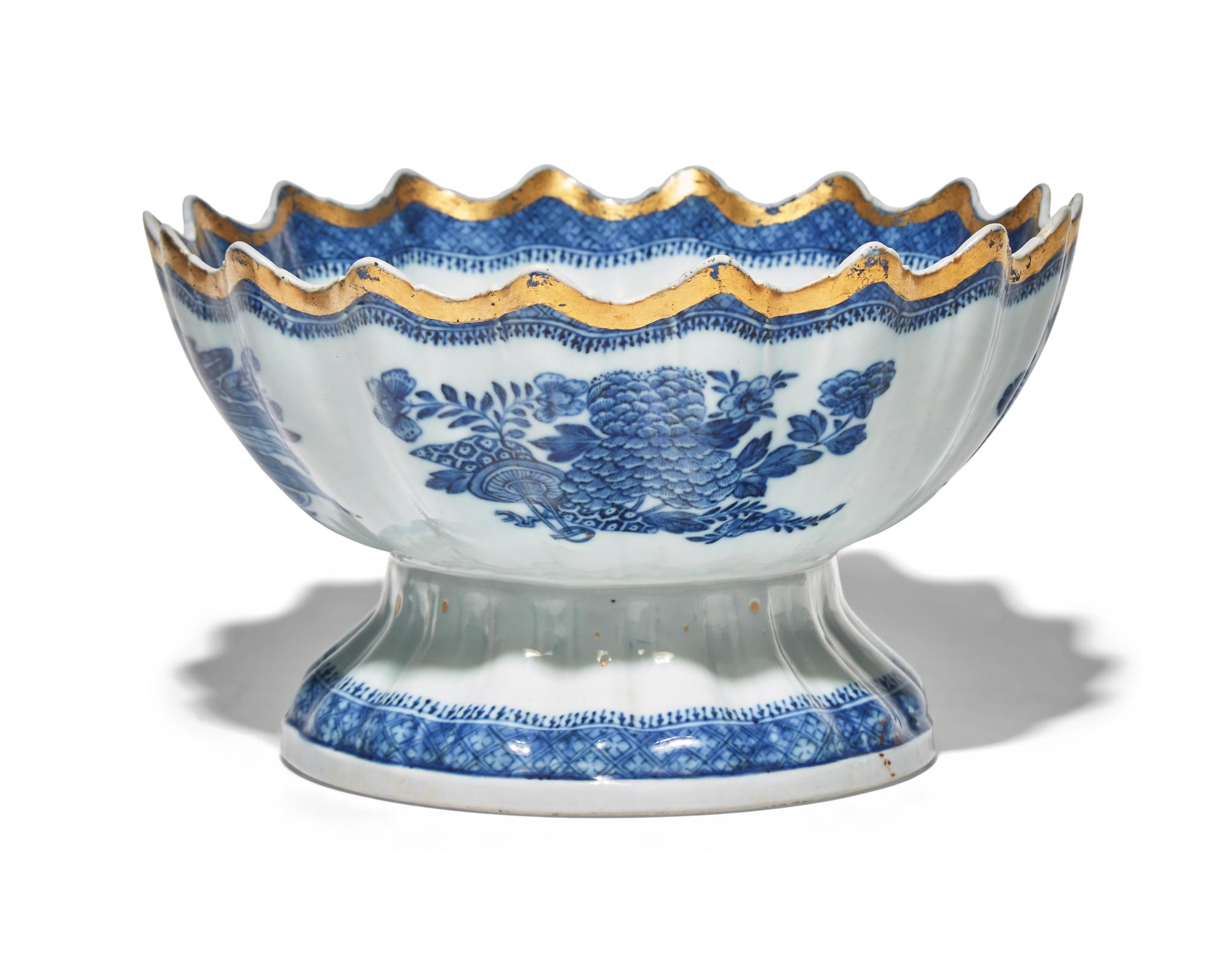 A Chinese Export Porcelain Blue Fitzhugh Monteith Bowl