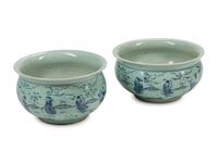 A Near Pair of Chinese Export Porcelain Jardinières