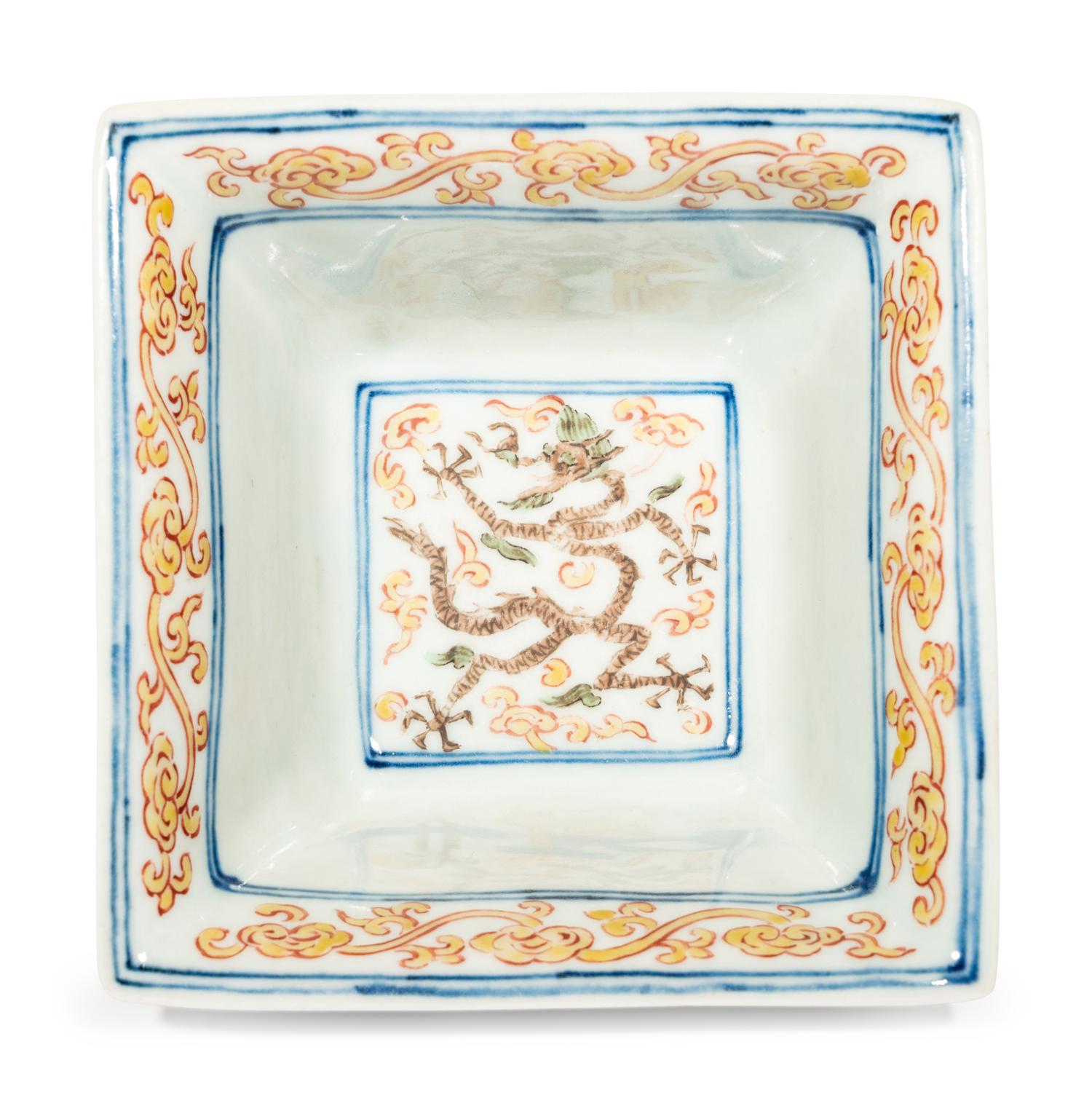 A Wucai Porcelain 'Dragon' Square Bowl