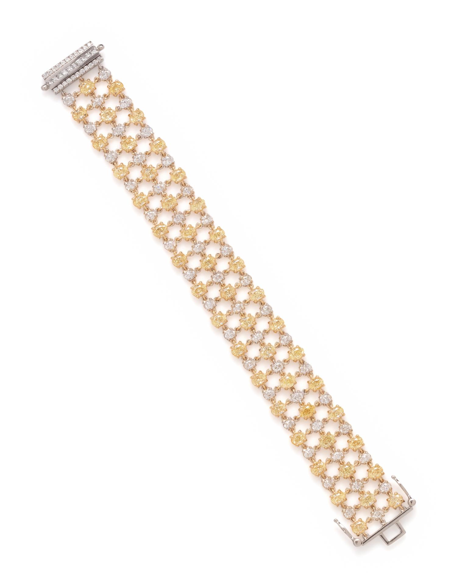 COLORED DIAMOND AND DIAMOND BRACELET