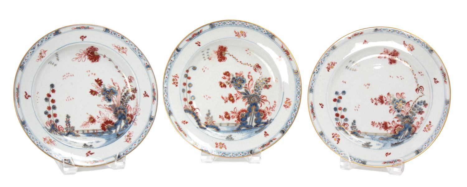 A Set of Three Chinese Export Porcelain Dessert Plates Diameter 8 1/2 inches. — CIRCA 1830