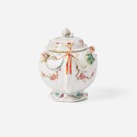 An unusual Chinese export porcelain famille rose-decorated "Lotus" teapot 粉彩茶壺 18th century ????