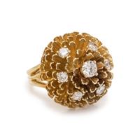 YELLOW GOLD AND DIAMOND RING