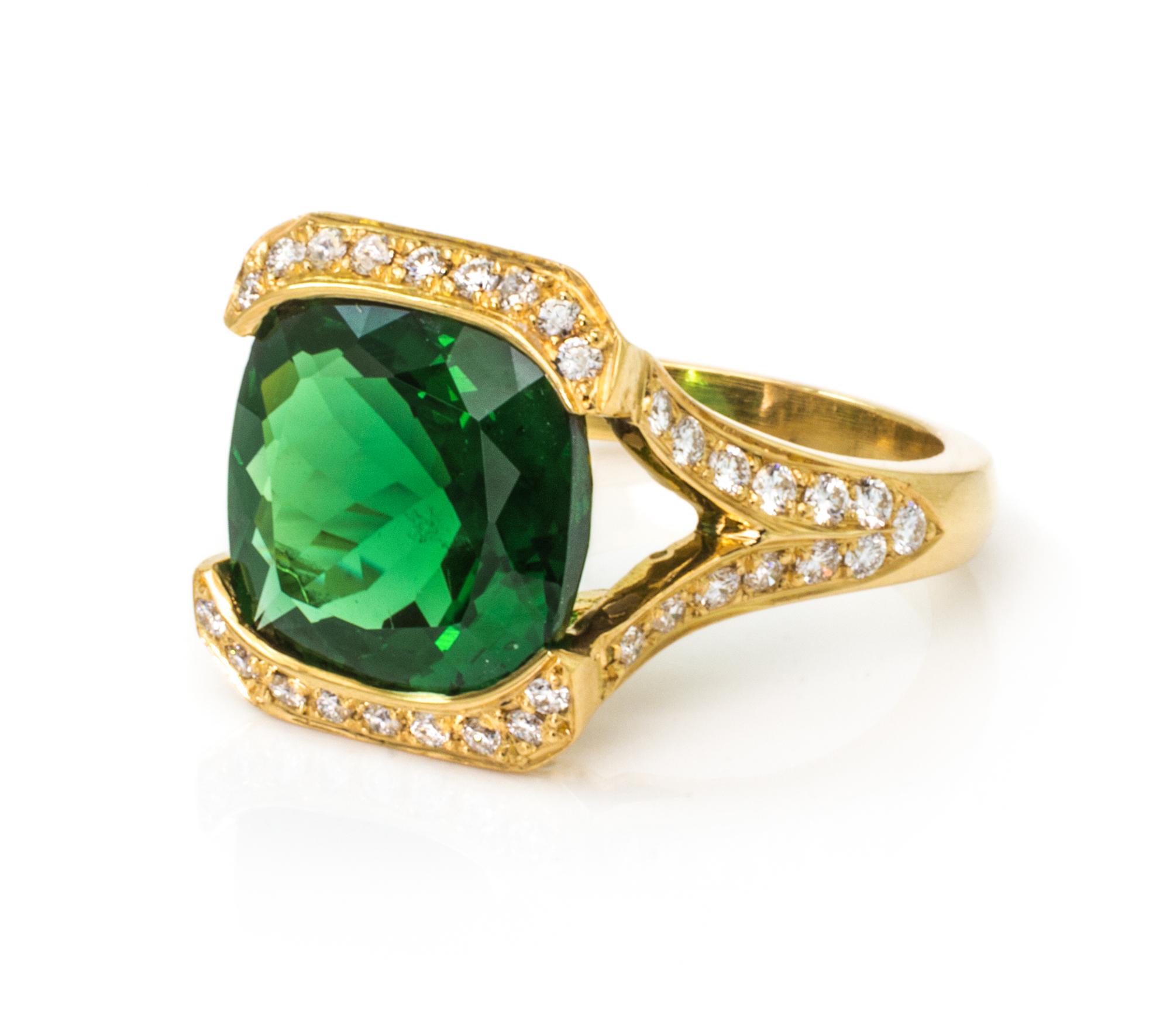 An 18 Karat Yellow Gold, Chrome Tourmaline and Diamond Ring, Kurt Wayne, 5.30 dwtd.