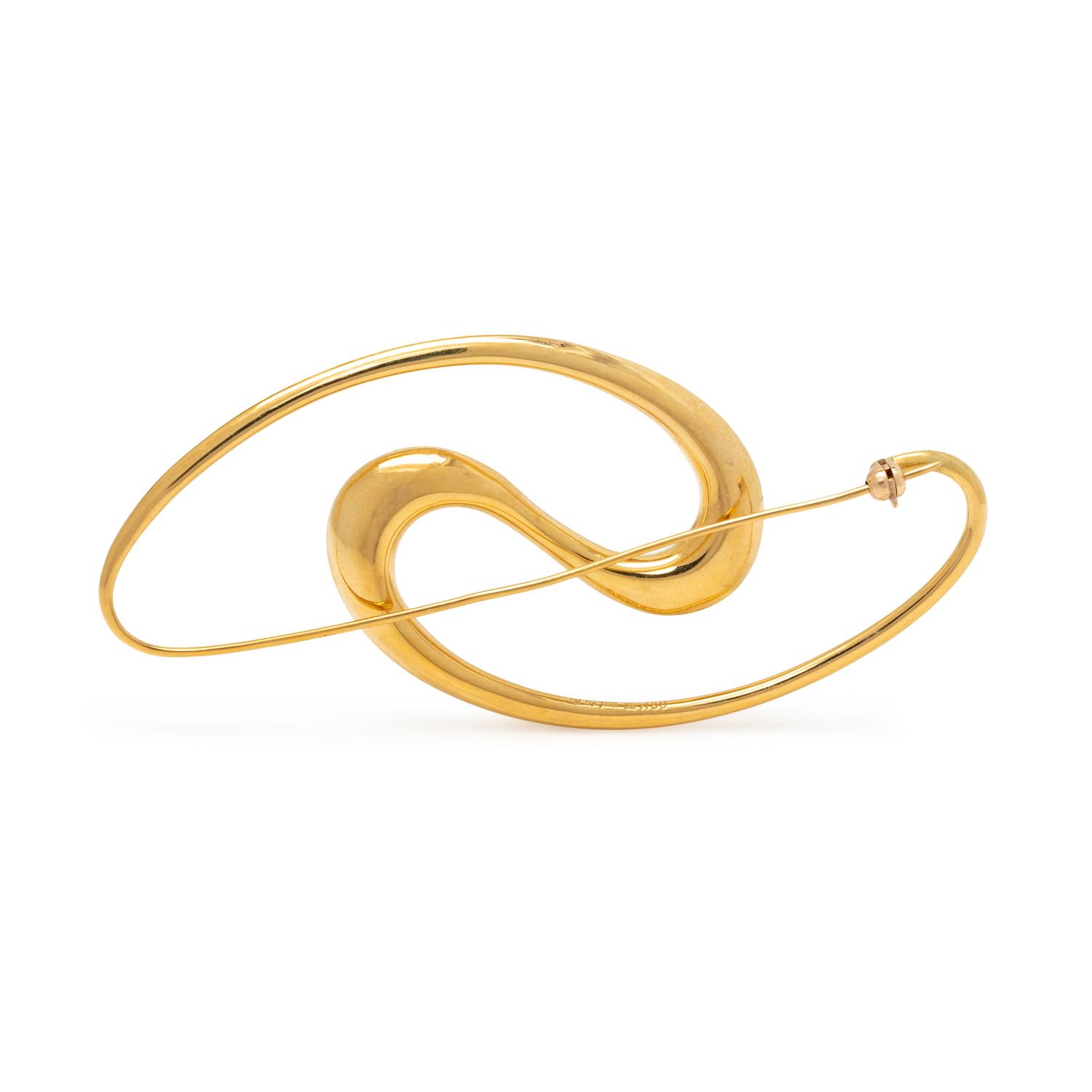 MICHAEL GOOD, YELLOW GOLD BROOCH