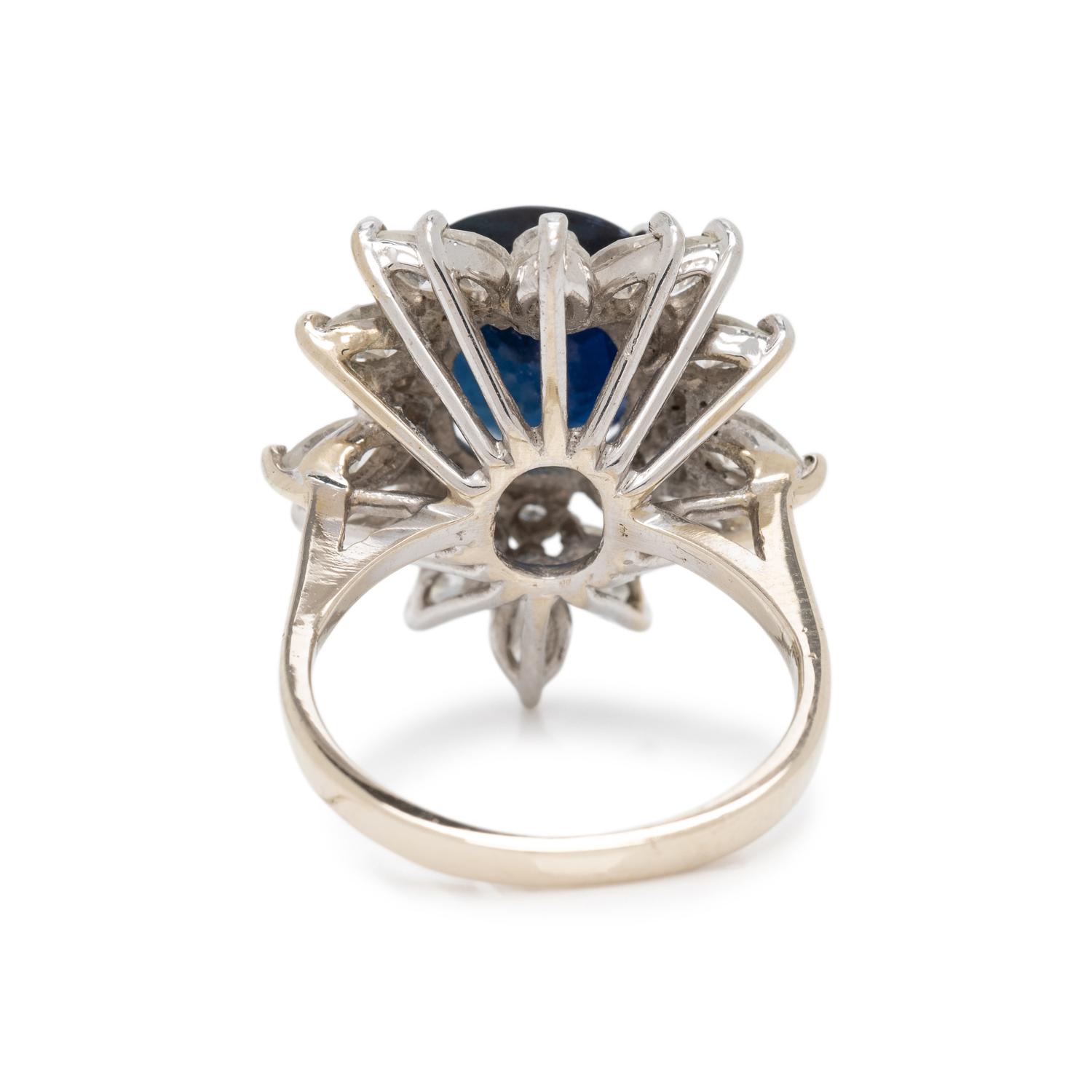 SAPPHIRE AND DIAMOND RING
