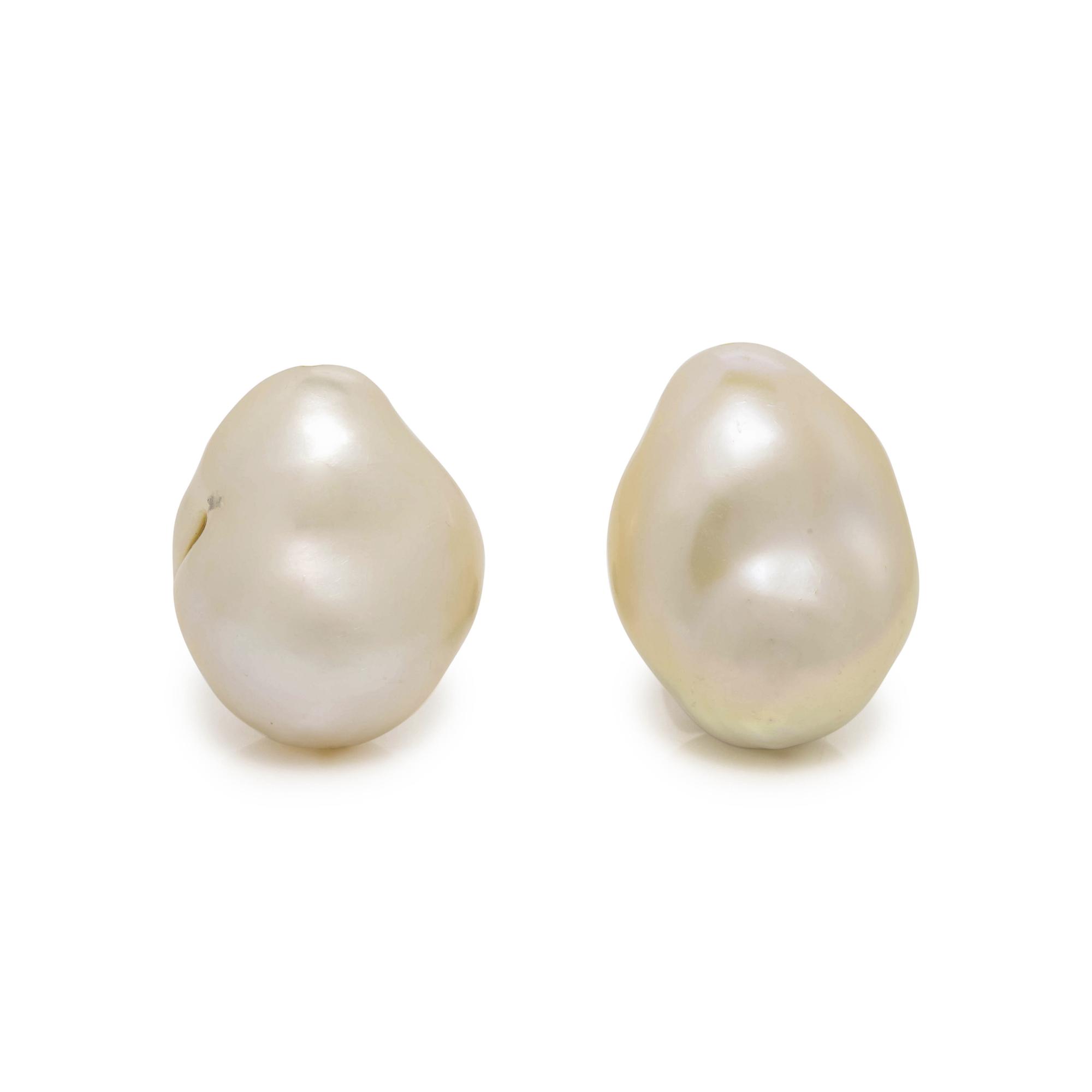 CULTURED BAROQUE PEARL SET