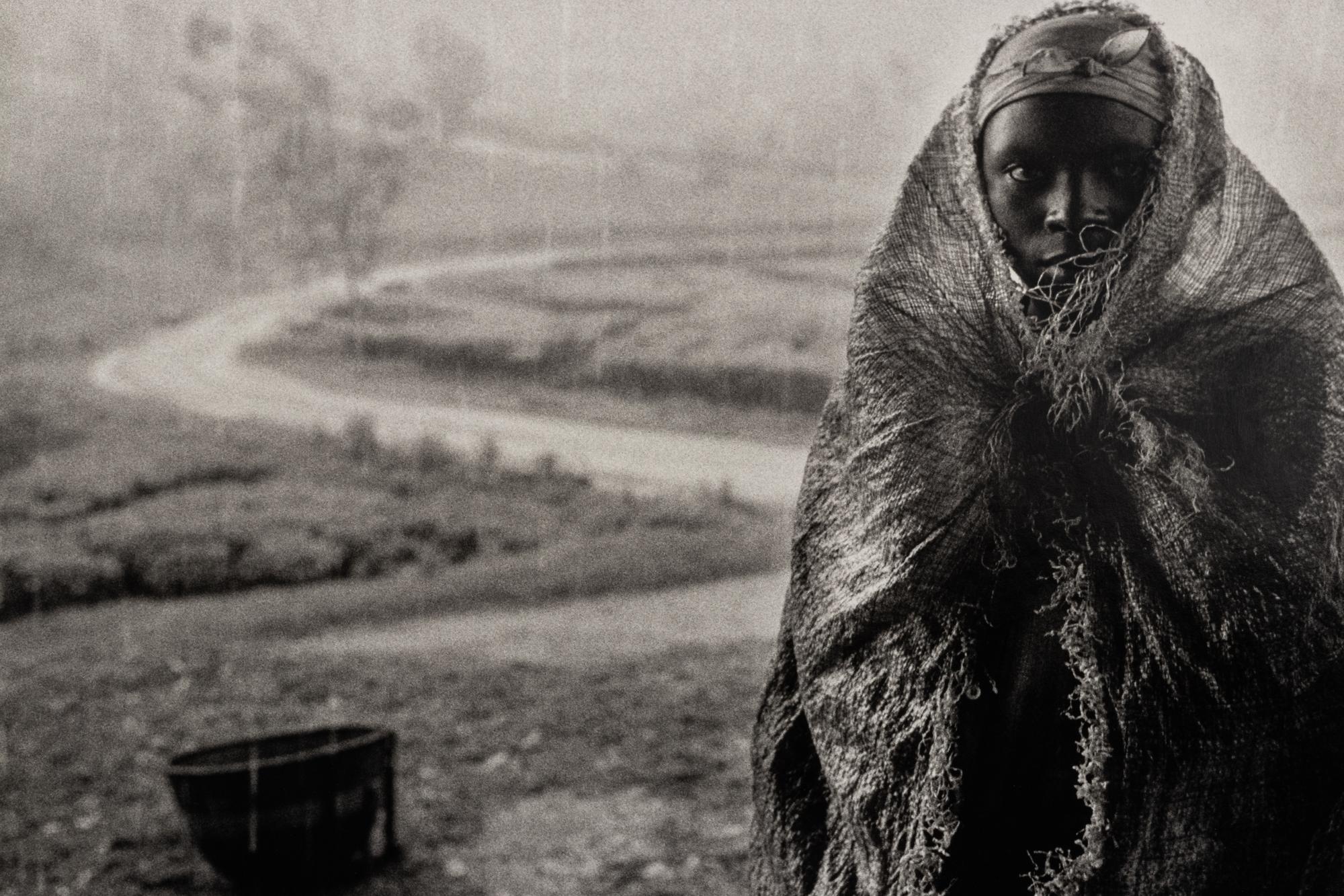 Sebastião Salgado (born 1944) Mata tea plantation worker, Rwanda, 1991