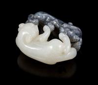A Black and White Jade Carving of Double Badgers Length 1 1/2 inches. — 18TH/19TH CENTURY
