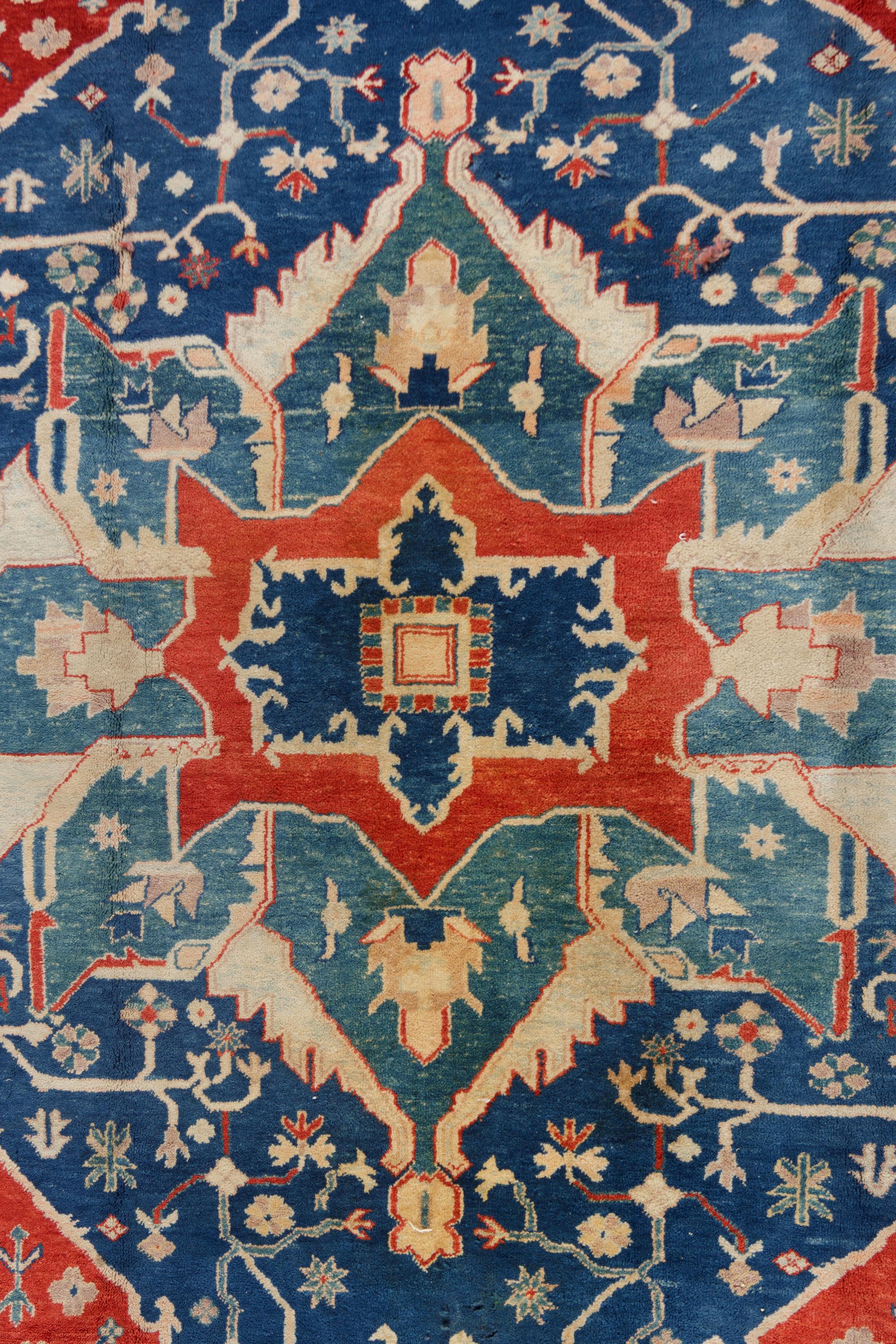 A Serapi Design Wool Rug